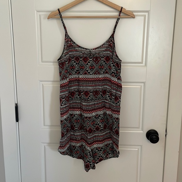 3/$30 - Garage Short Rompers x 2 🌞 - Picture 10 of 12